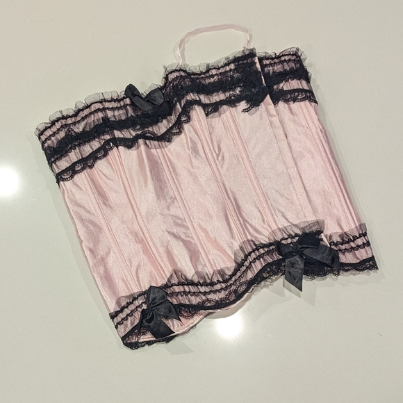 Pink Satin Corset With Black Lace and Bows Details - Picture 3 of 7